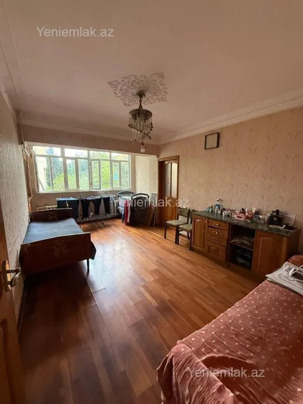 Satılır 3 otaqlı köhnə tikili 80 m²