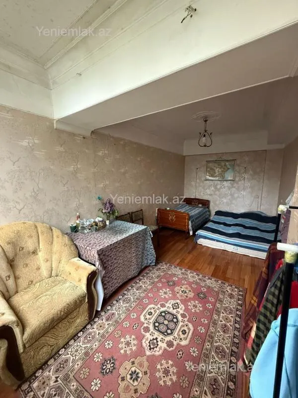 Satılır 3 otaqlı köhnə tikili 80 m²