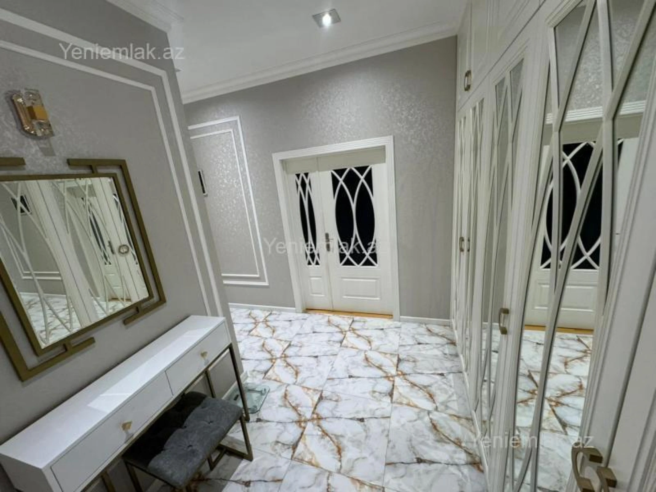 Satılır 4 otaqlı yeni tikili 135 m²