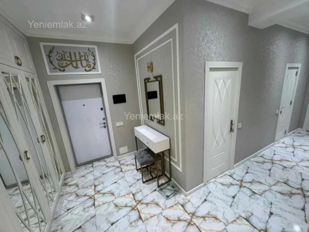 Satılır 4 otaqlı yeni tikili 135 m²