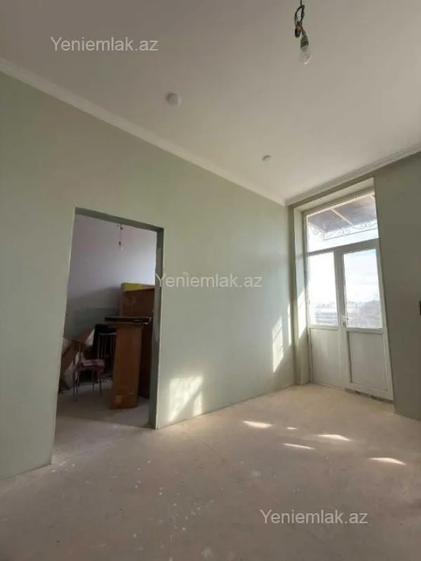Satılır 3 otaqlı köhnə tikili 85 m²