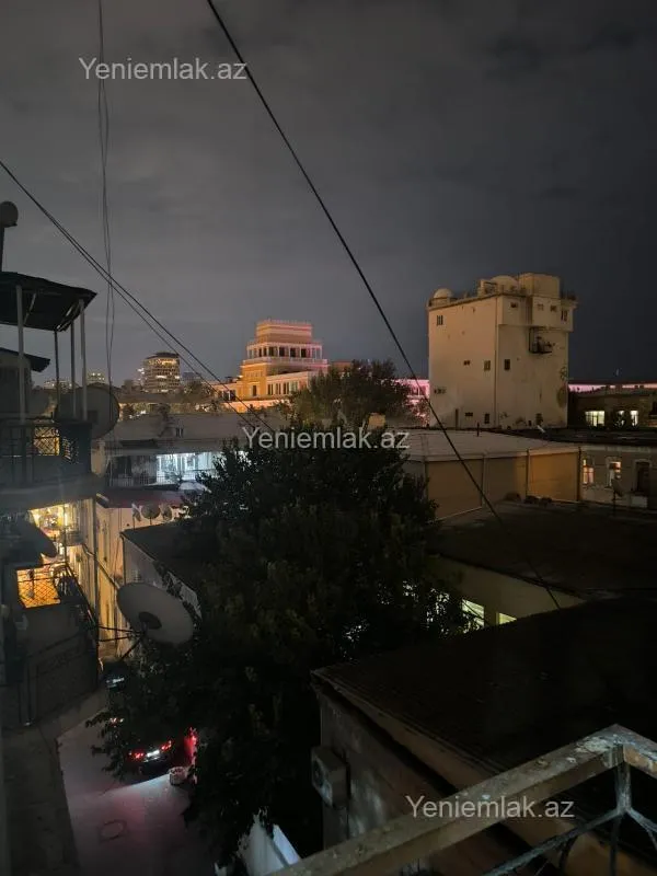 Satılır 3 otaqlı köhnə tikili 85 m²