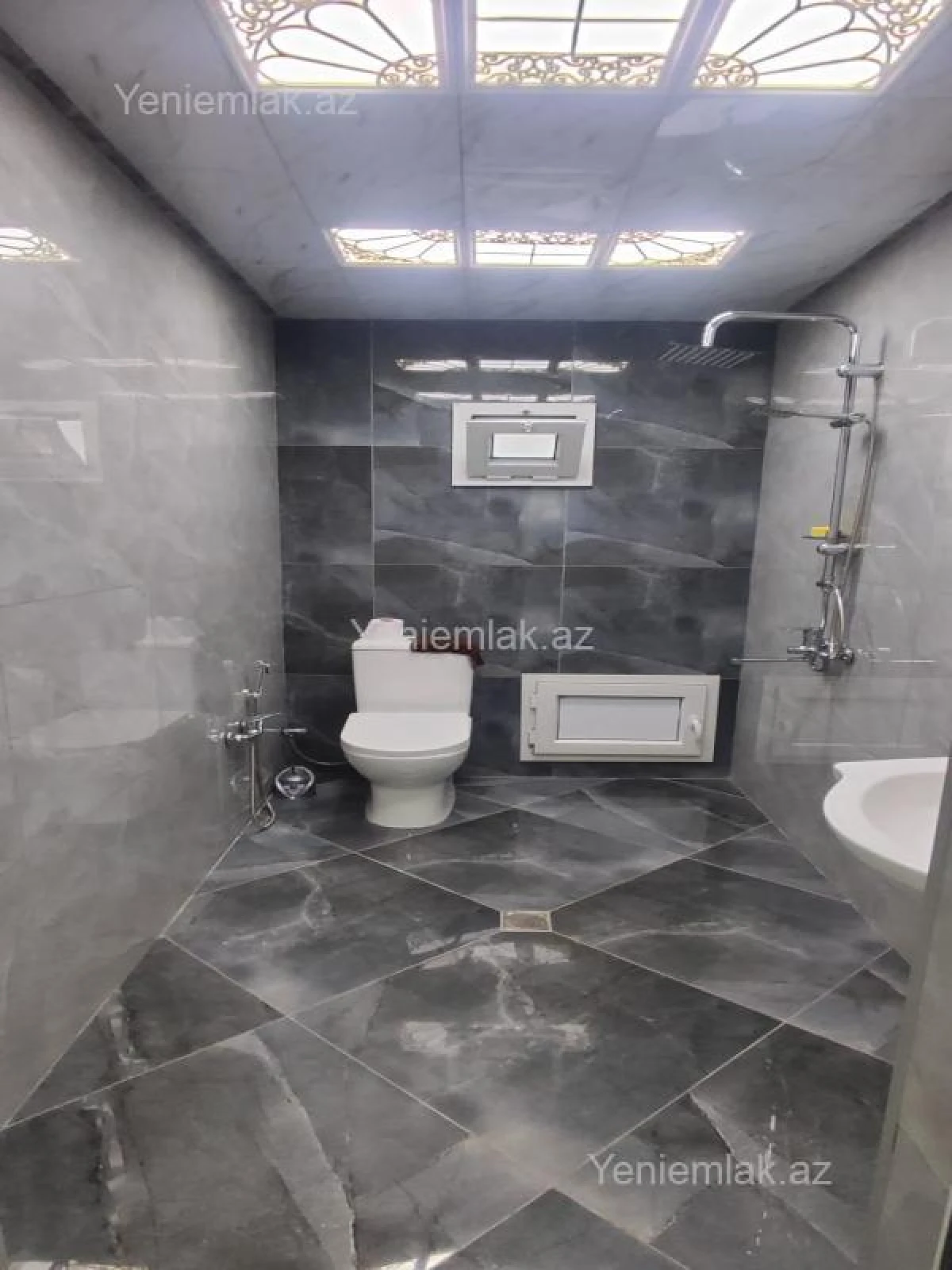 Satılır 5 otaqlı həyət evi 150 m²