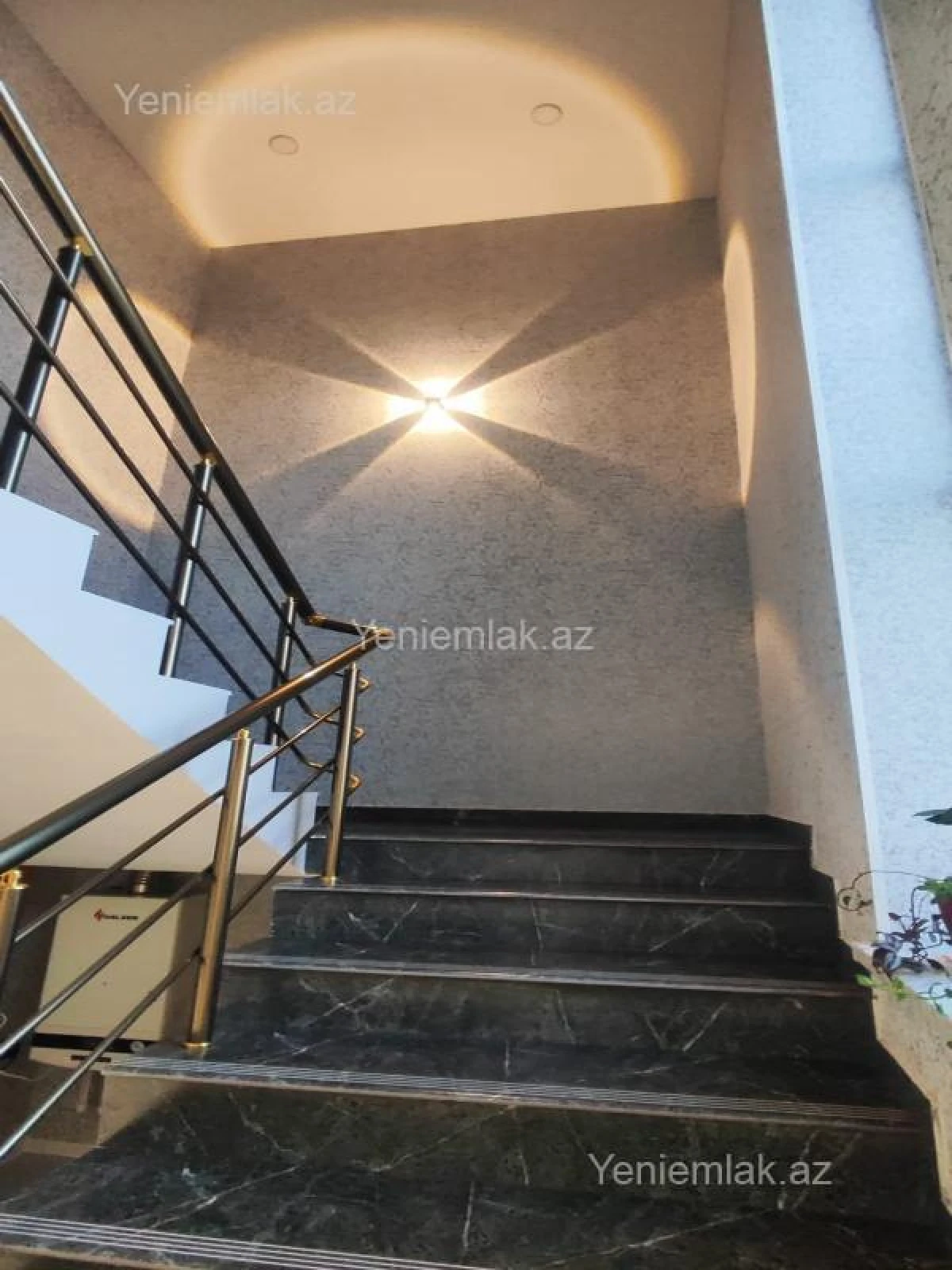 Satılır 5 otaqlı həyət evi 150 m²