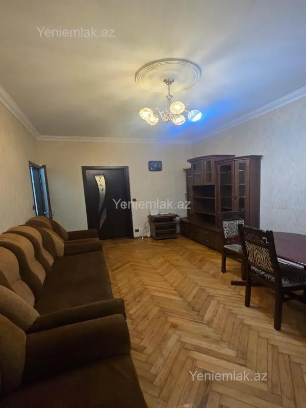 Satılır 2 otaqlı köhnə tikili 58 m²