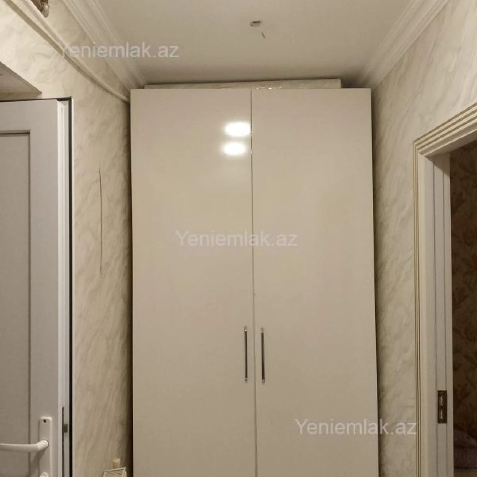 Satılır 2 otaqlı köhnə tikili 57 m²