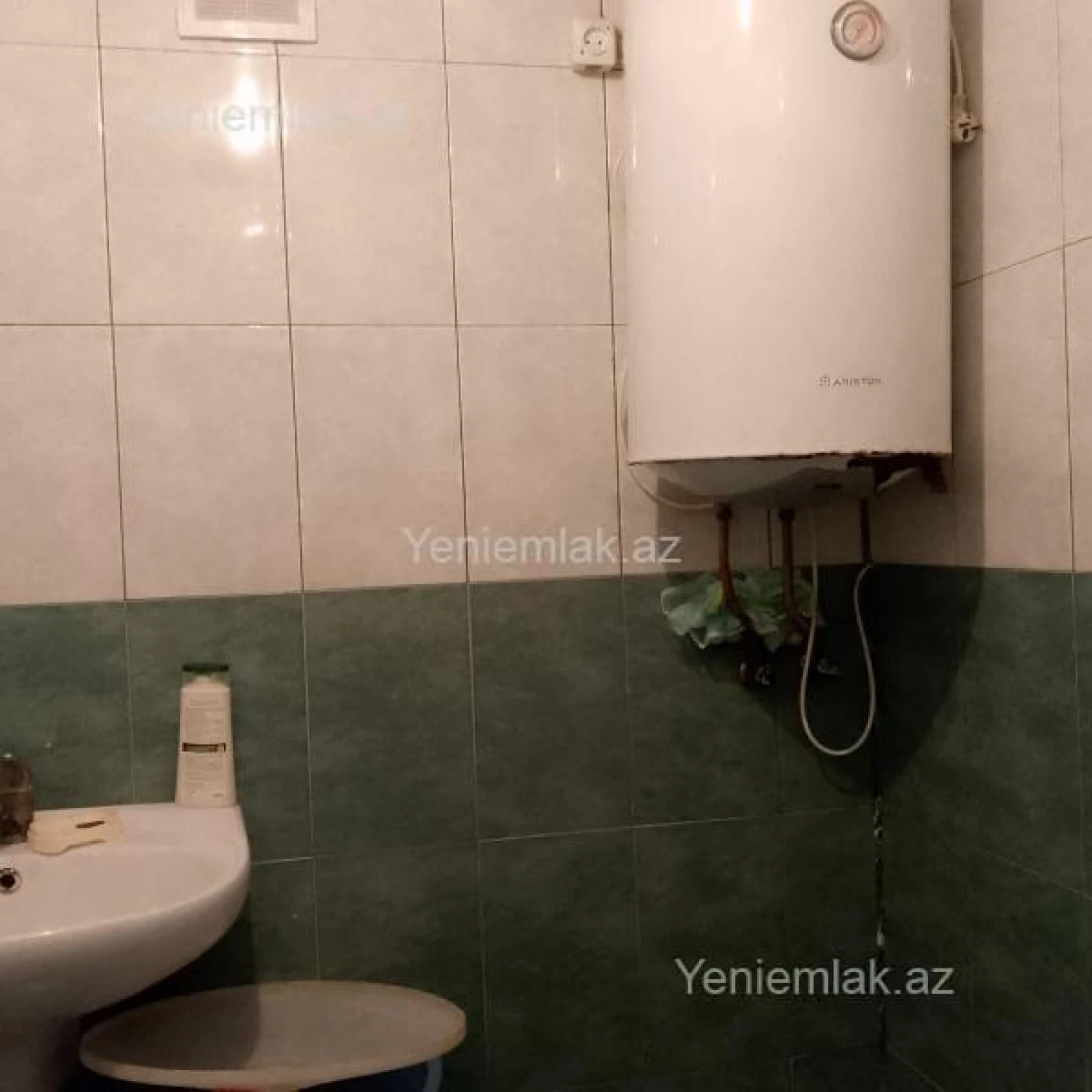 Satılır 2 otaqlı köhnə tikili 57 m²