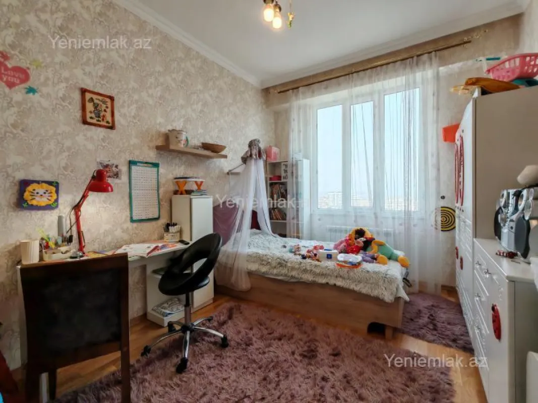 Satılır 3 otaqlı yeni tikili 90 m²