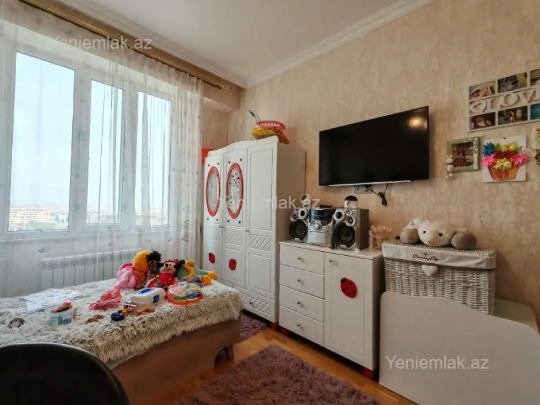 Satılır 3 otaqlı yeni tikili 90 m²