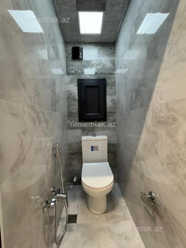 Satılır 2 otaqlı köhnə tikili 65 m²