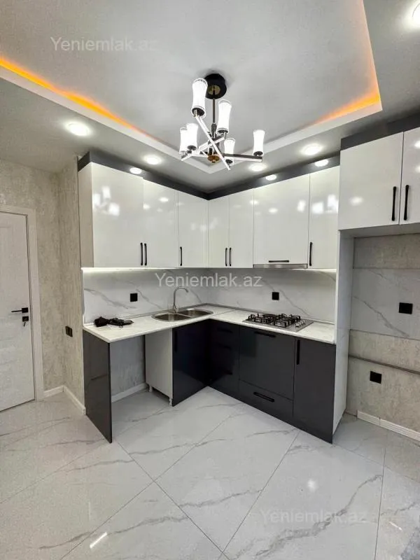 Satılır 3 otaqlı köhnə tikili 80 m²