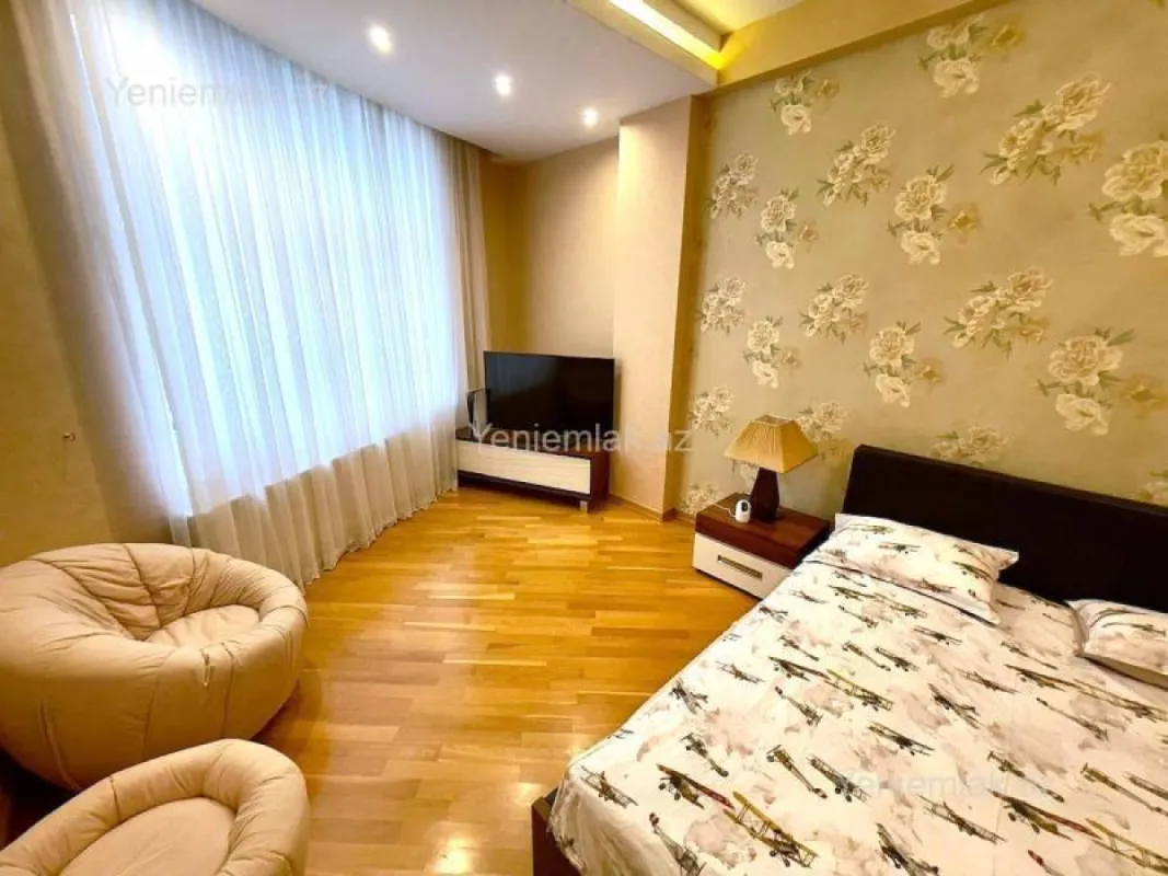 Satılır 4 otaqlı yeni tikili 225 m²