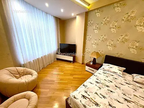Satılır 4 otaqlı yeni tikili 225 m²