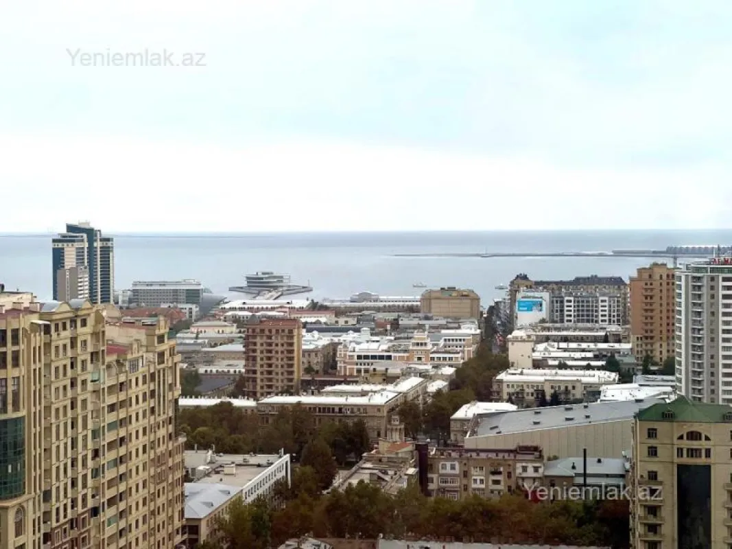 Satılır 4 otaqlı yeni tikili 225 m²