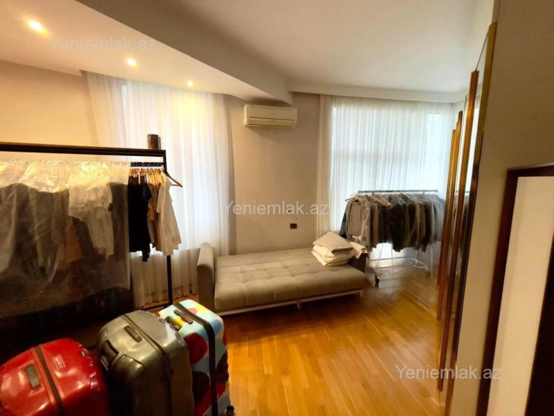 Satılır 4 otaqlı yeni tikili 225 m²