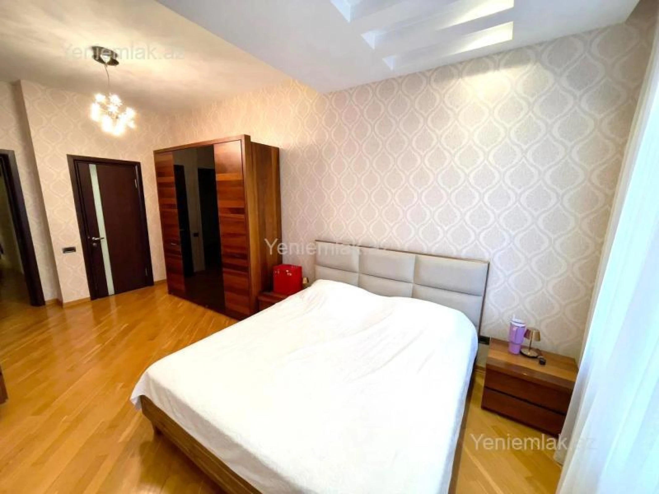 Satılır 4 otaqlı yeni tikili 225 m²