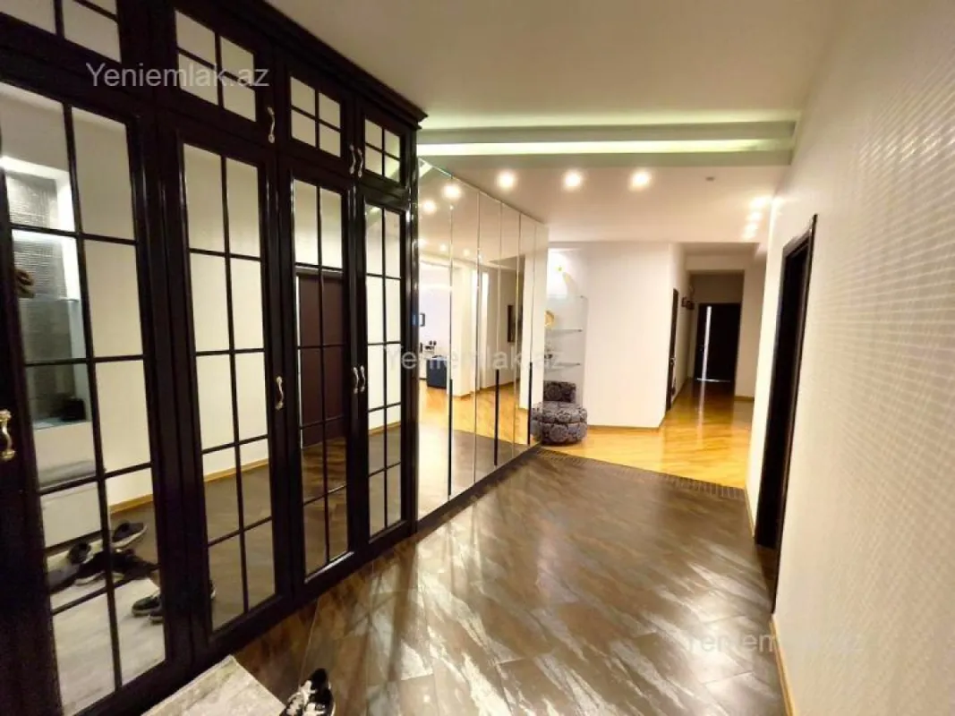 Satılır 4 otaqlı yeni tikili 225 m²