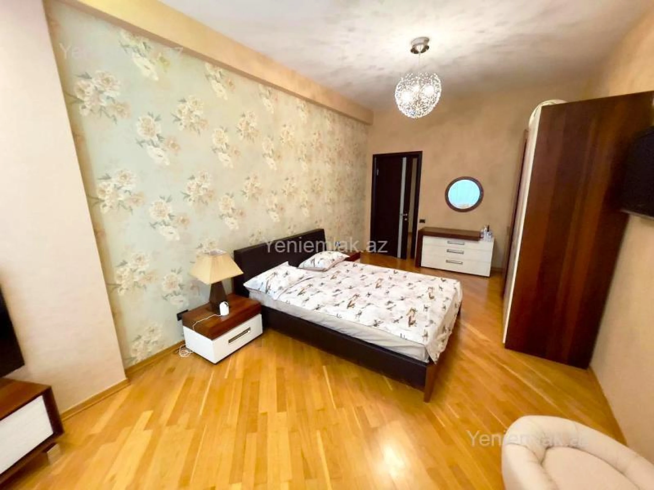 Satılır 4 otaqlı yeni tikili 225 m²
