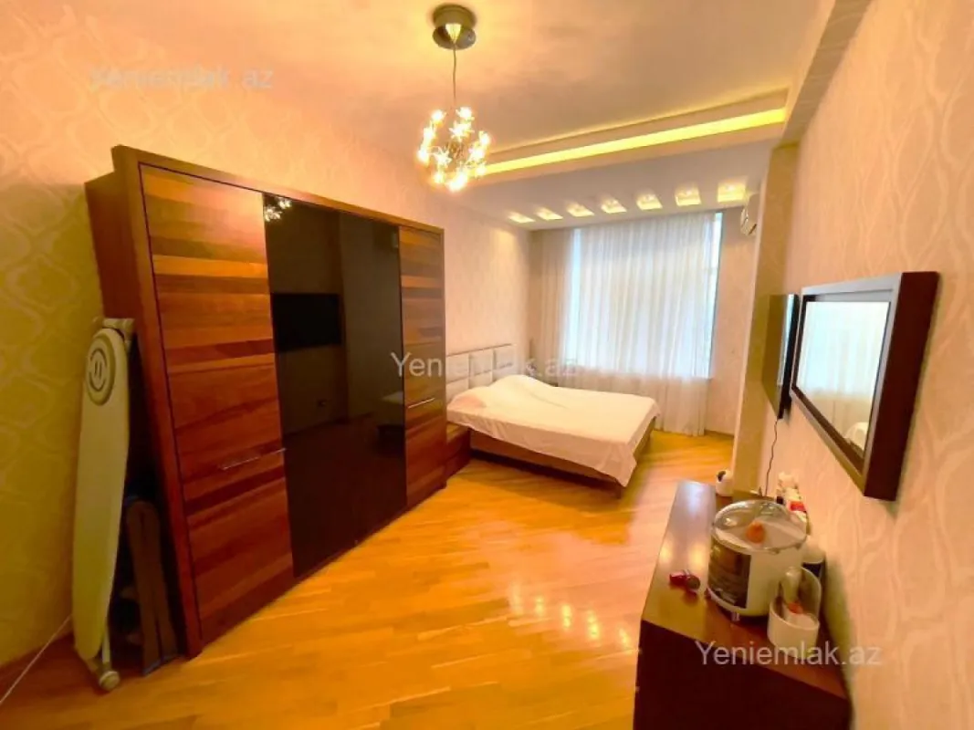 Satılır 4 otaqlı yeni tikili 225 m²