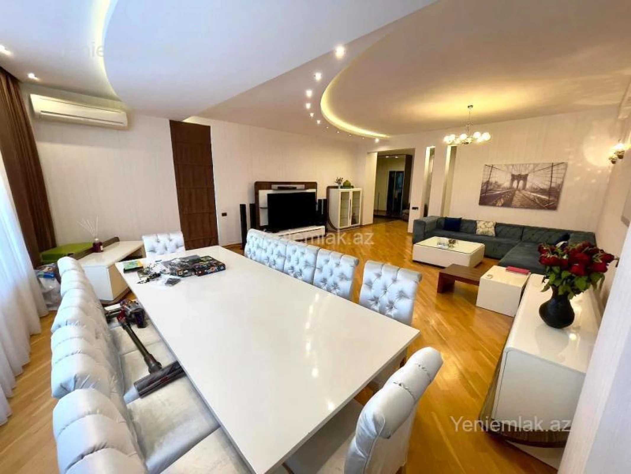 Satılır 4 otaqlı yeni tikili 225 m²