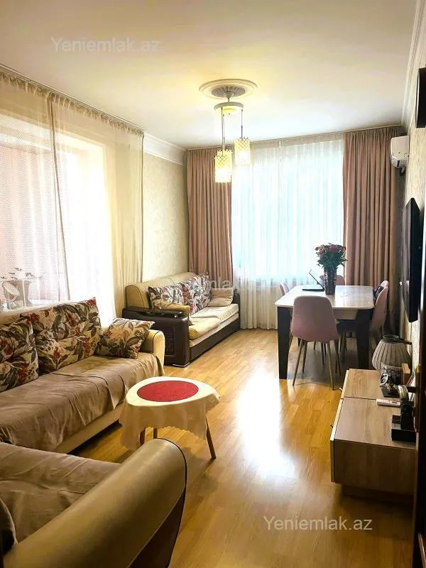 Satılır 2 otaqlı köhnə tikili 70 m²