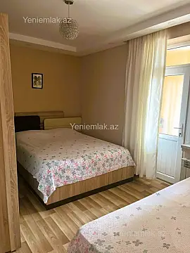 Satılır 2 otaqlı köhnə tikili 70 m²