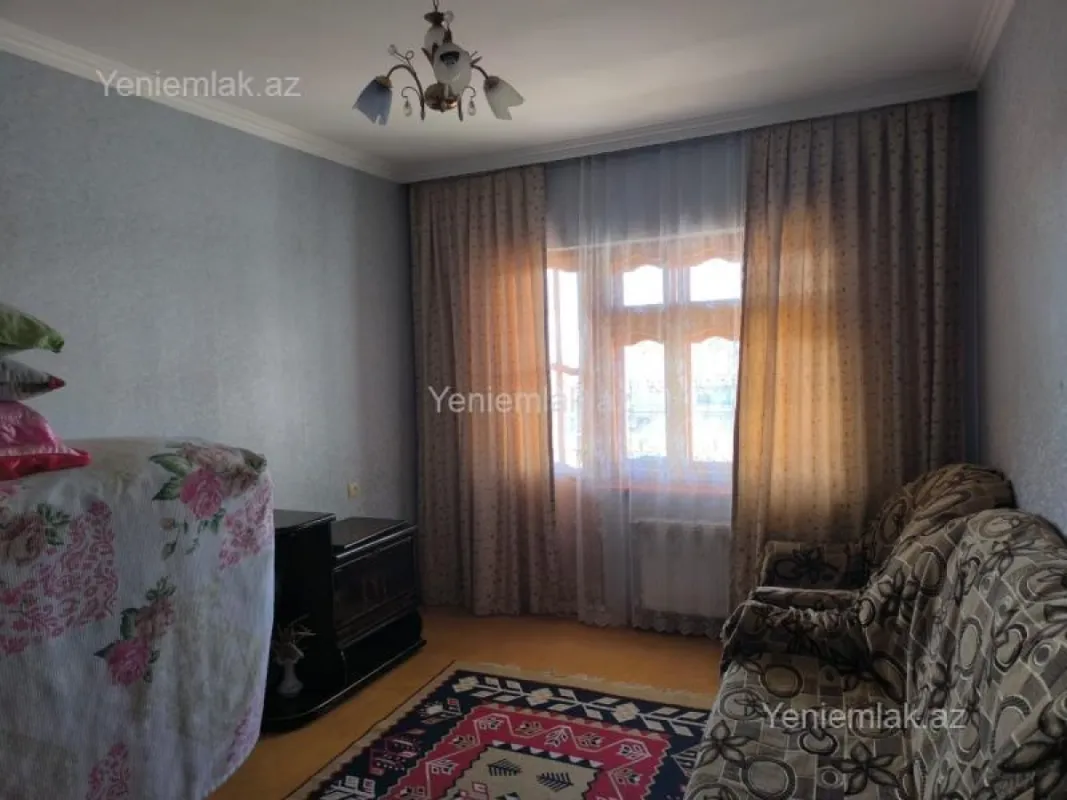 Satılır 3 otaqlı köhnə tikili 75 m²