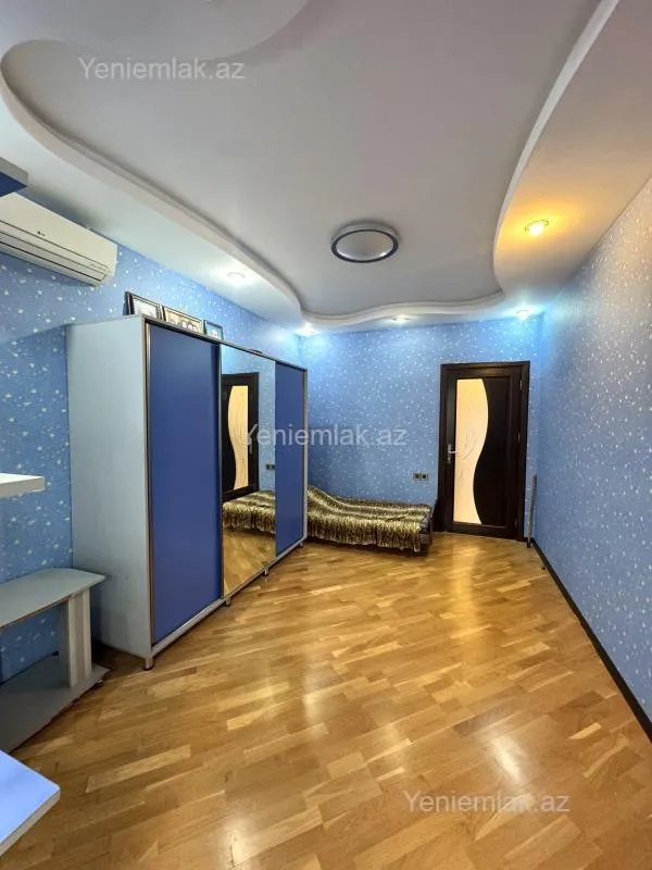 Satılır 3 otaqlı köhnə tikili 80 m²