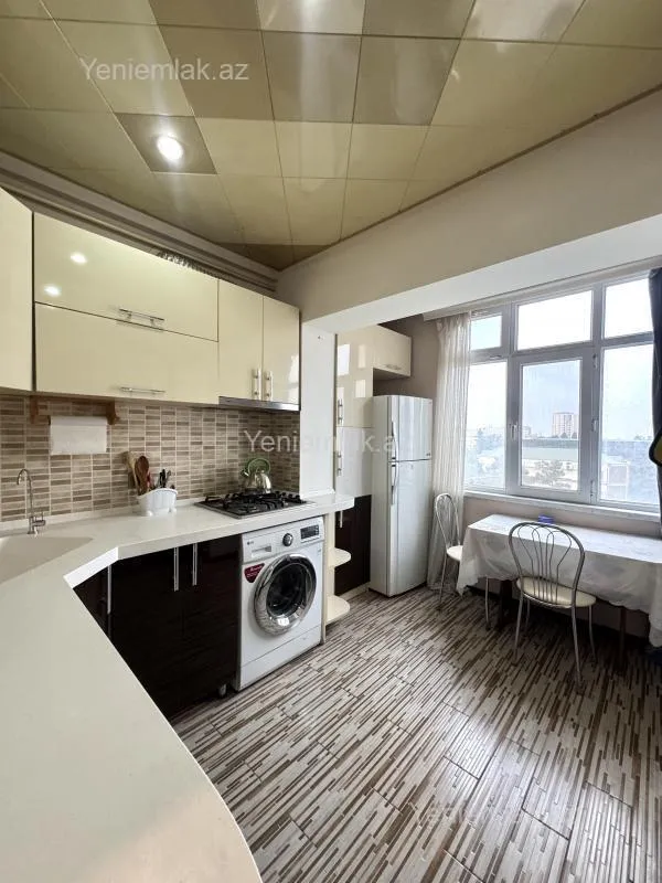 Satılır 3 otaqlı köhnə tikili 80 m²