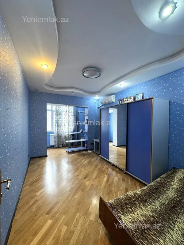 Satılır 3 otaqlı köhnə tikili 80 m²