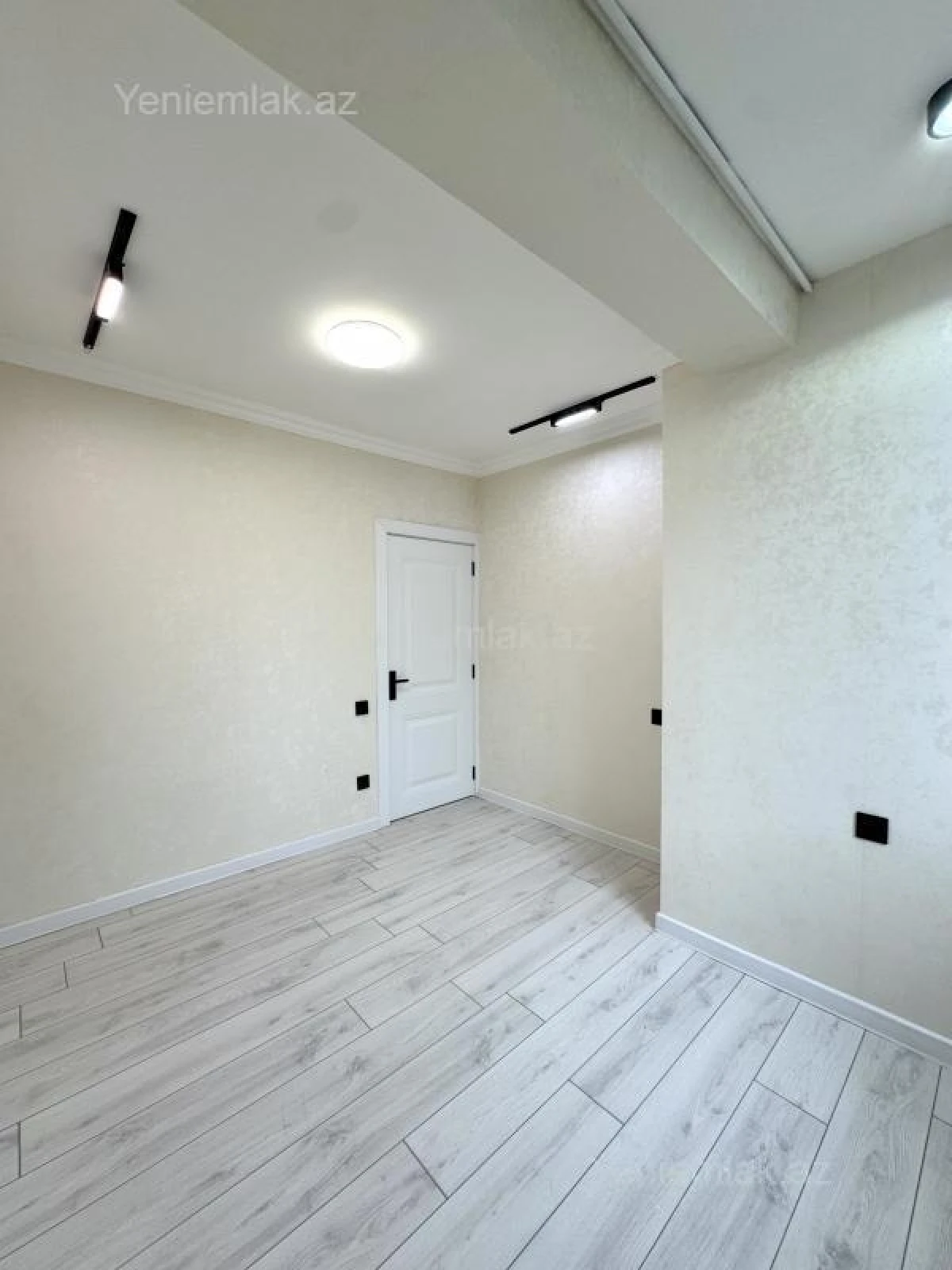 Satılır 2 otaqlı köhnə tikili 45 m²