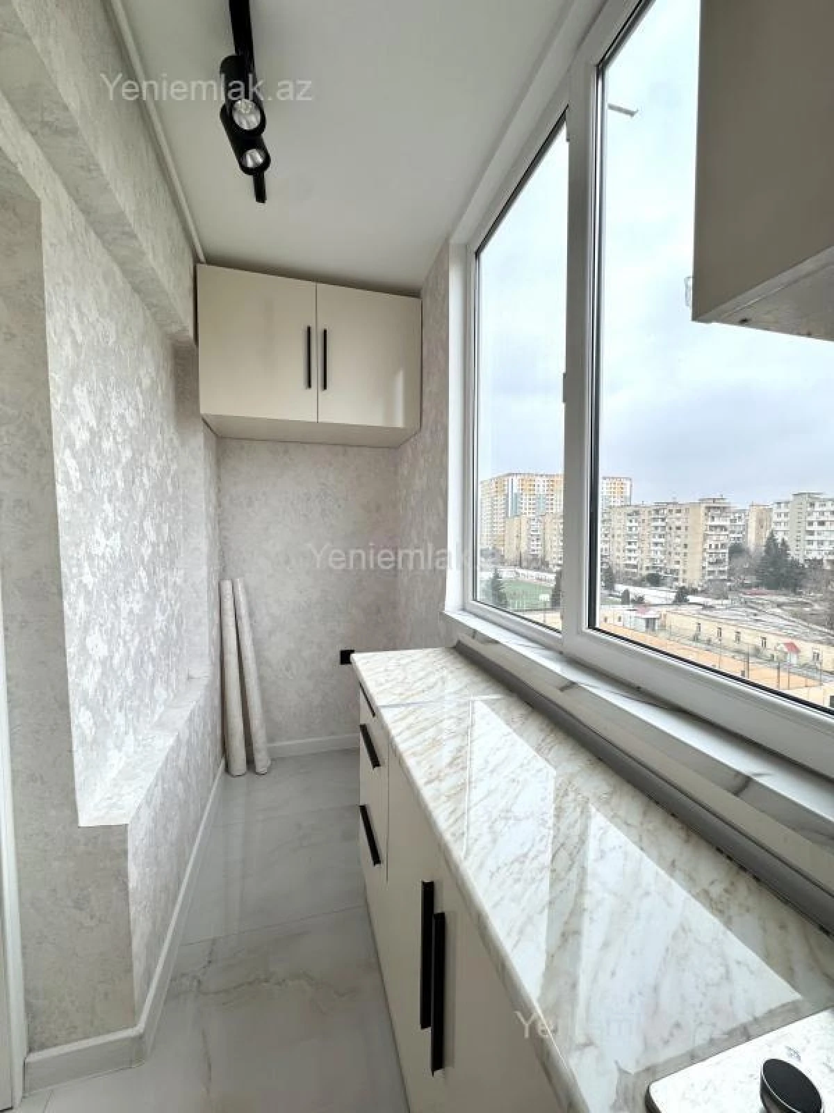 Satılır 2 otaqlı köhnə tikili 45 m²