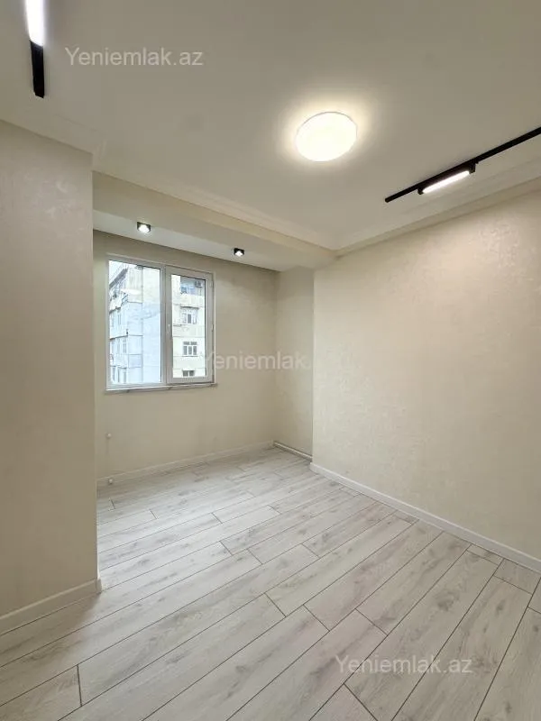 Satılır 2 otaqlı köhnə tikili 45 m²