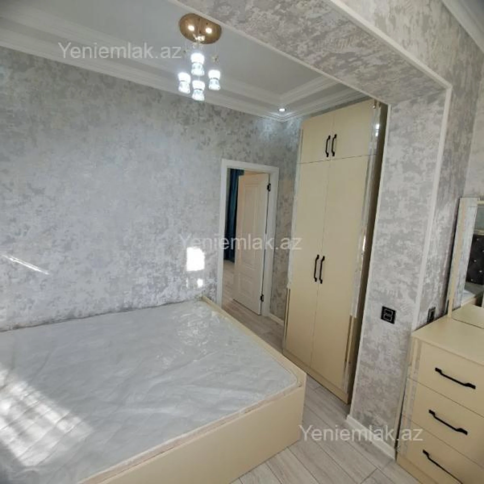 Satılır 2 otaqlı köhnə tikili 45 m²