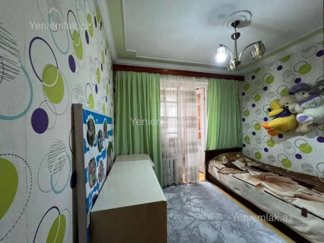 Satılır 3 otaqlı köhnə tikili 76 m²