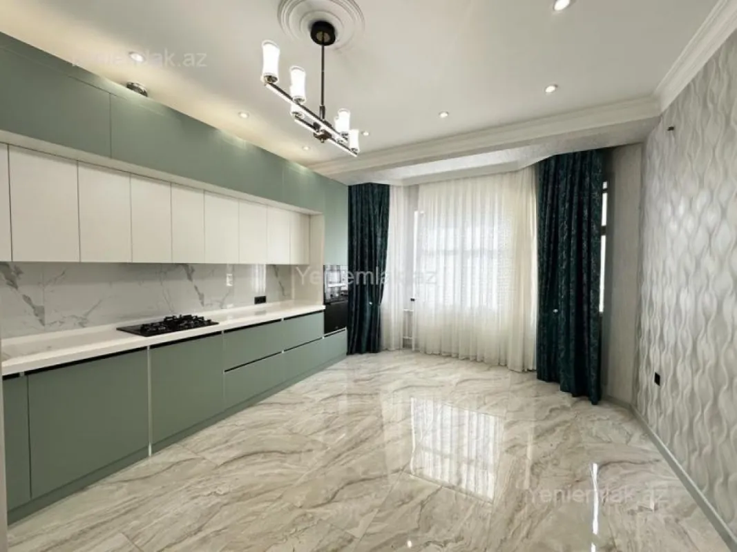 Satılır 3 otaqlı yeni tikili 150 m²