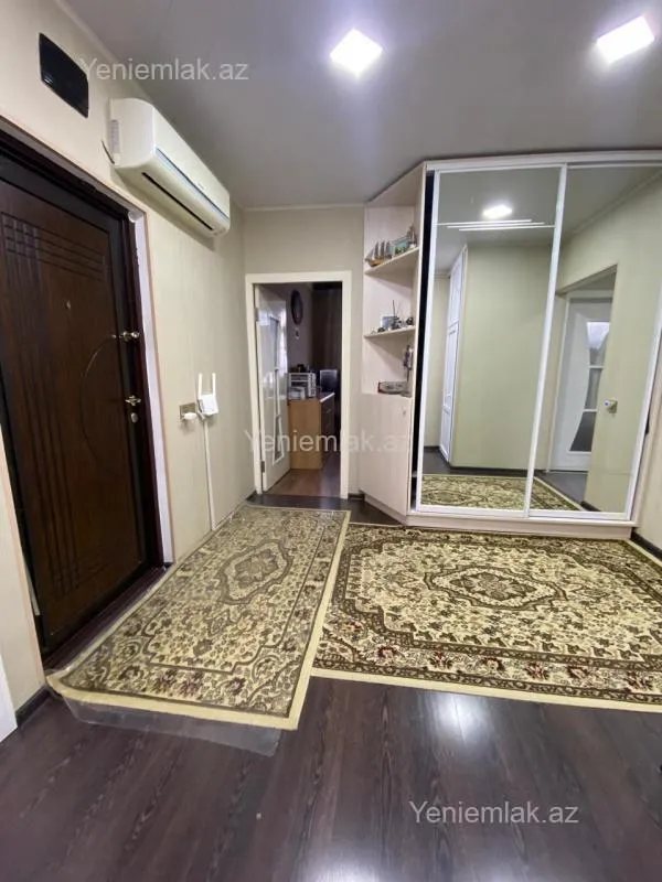 Satılır 4 otaqlı köhnə tikili 110 m²