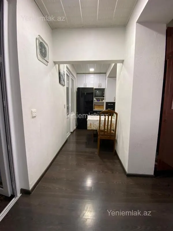 Satılır 4 otaqlı köhnə tikili 110 m²
