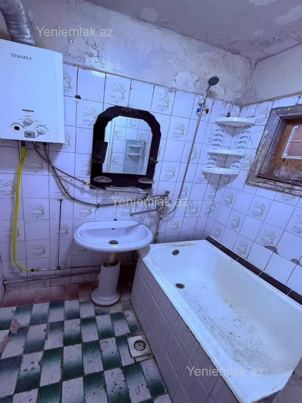 Satılır 2 otaqlı köhnə tikili 60 m²