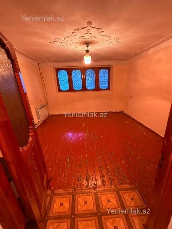 Satılır 2 otaqlı köhnə tikili 60 m²