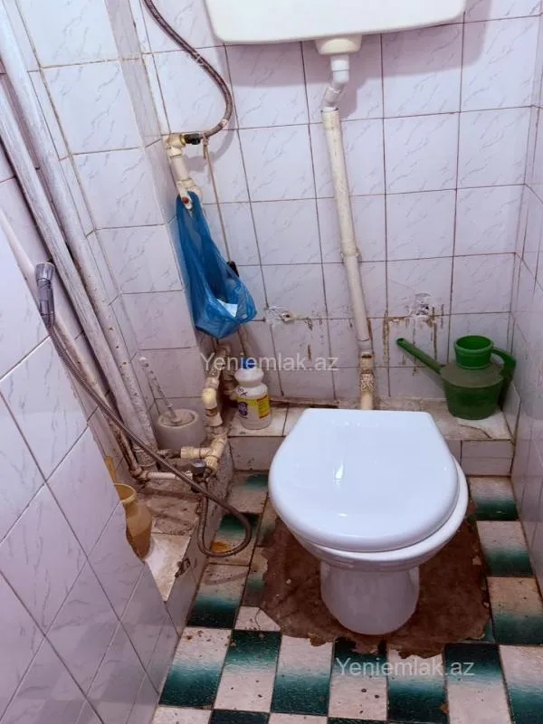 Satılır 2 otaqlı köhnə tikili 60 m²