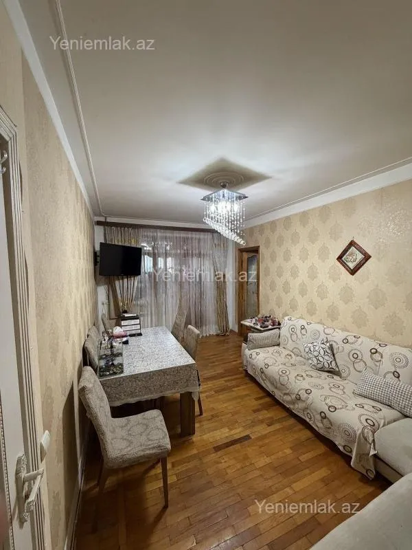 Satılır 2 otaqlı köhnə tikili 45 m²