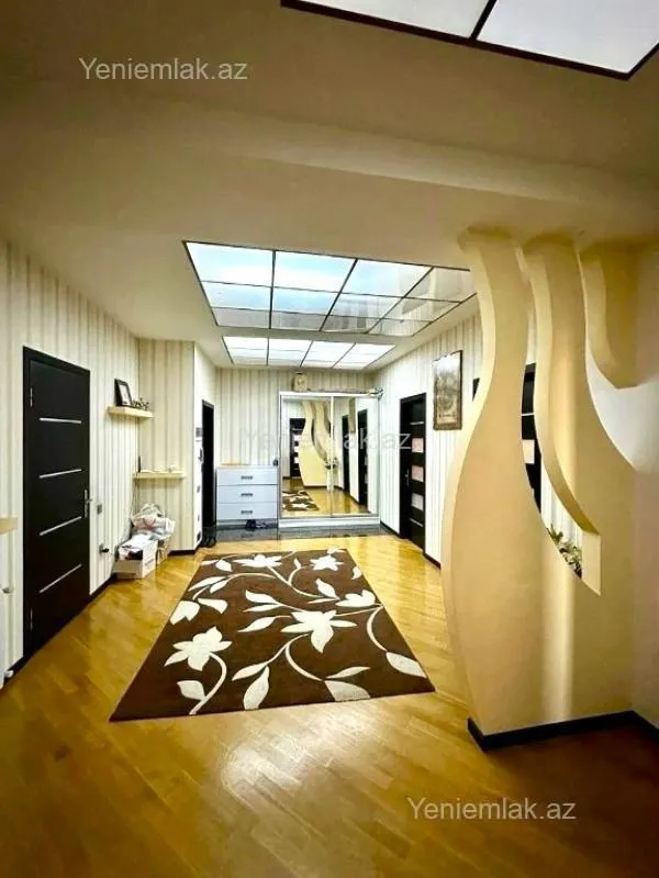 Satılır 4 otaqlı yeni tikili 165 m²