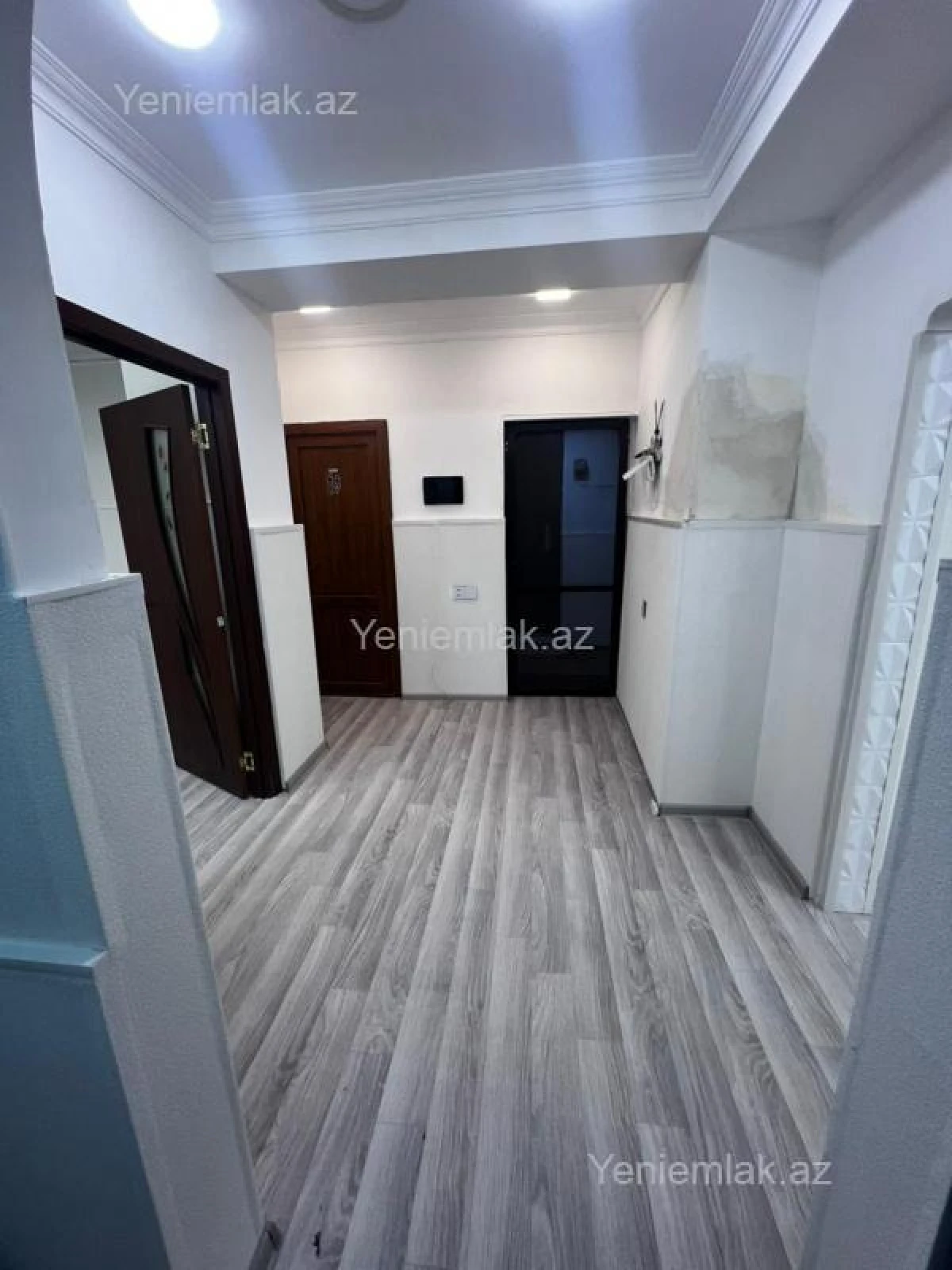 Satılır 2 otaqlı ofis 54.7 m²