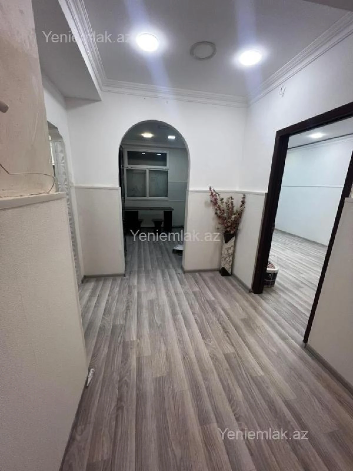 Satılır 2 otaqlı ofis 54.7 m²