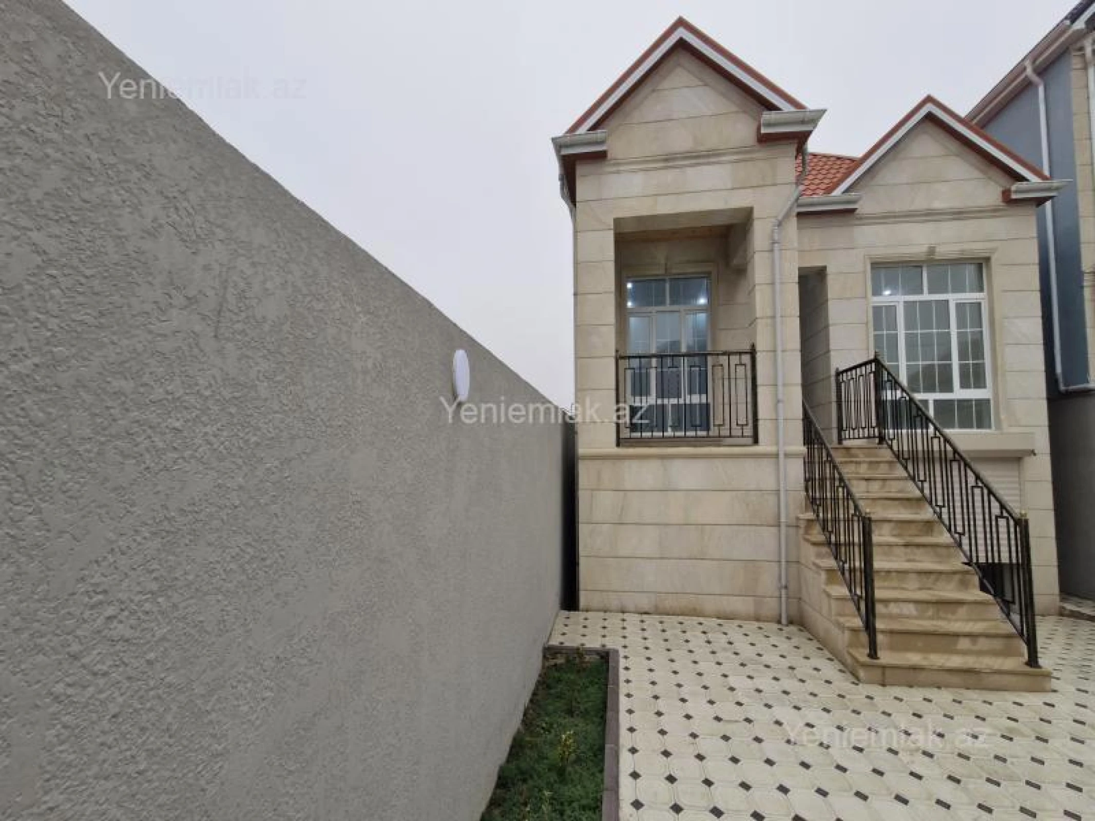 Satılır 4 otaqlı həyət evi 120 m²