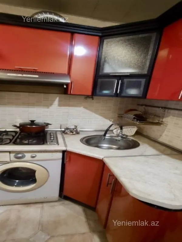 Satılır 2 otaqlı köhnə tikili 60 m²