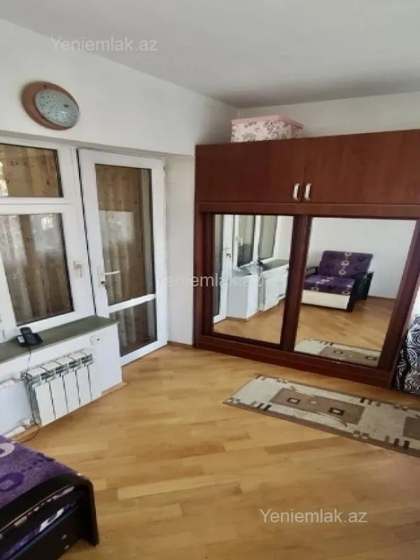 Satılır 2 otaqlı köhnə tikili 60 m²