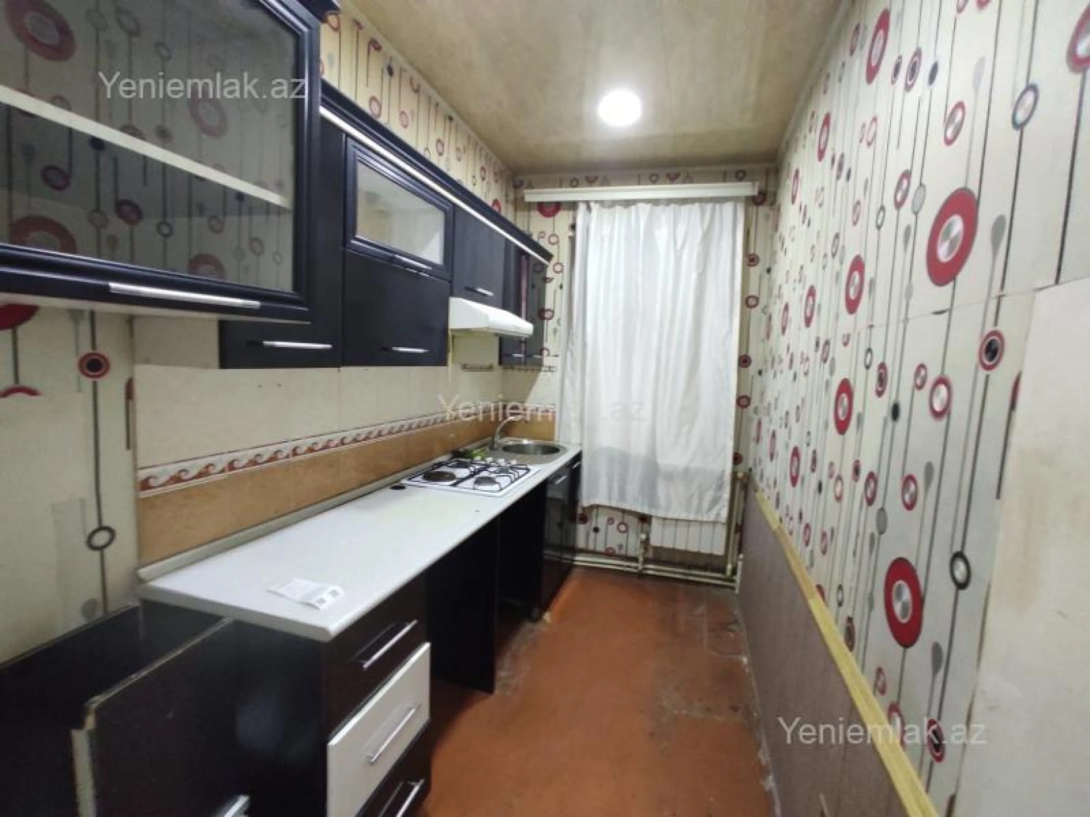 Satılır 3 otaqlı köhnə tikili 55 m²