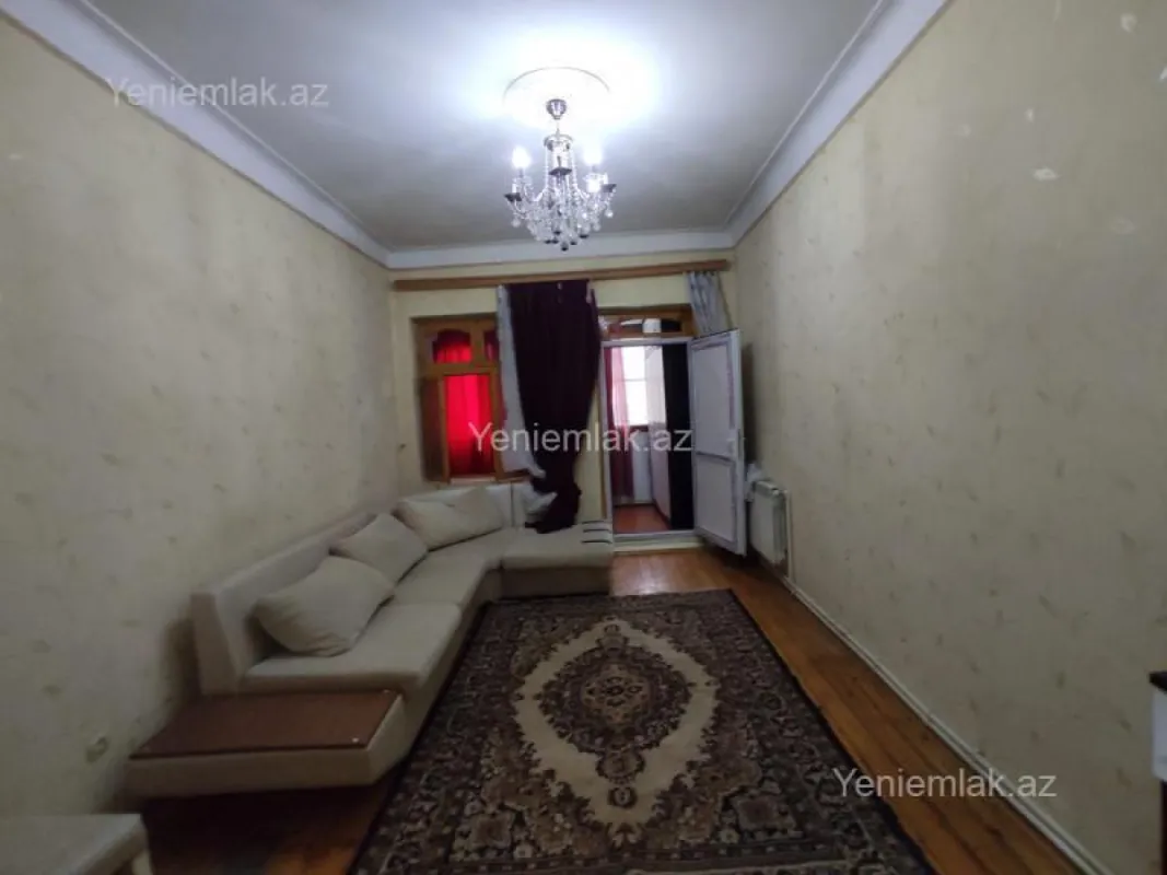 Satılır 3 otaqlı köhnə tikili 55 m²